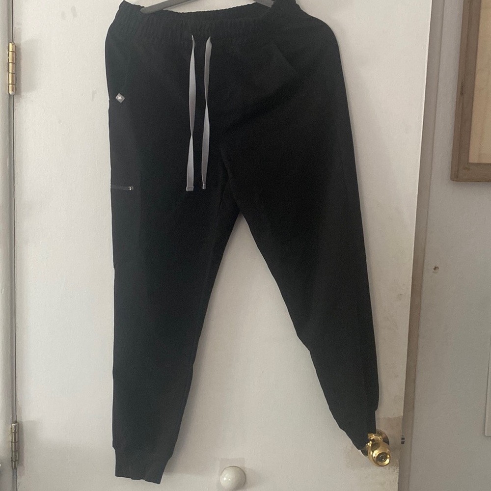FIGS Zamora Jogger Scrub Pants black size S/P.  Medical Nurse Doctor Hospital
